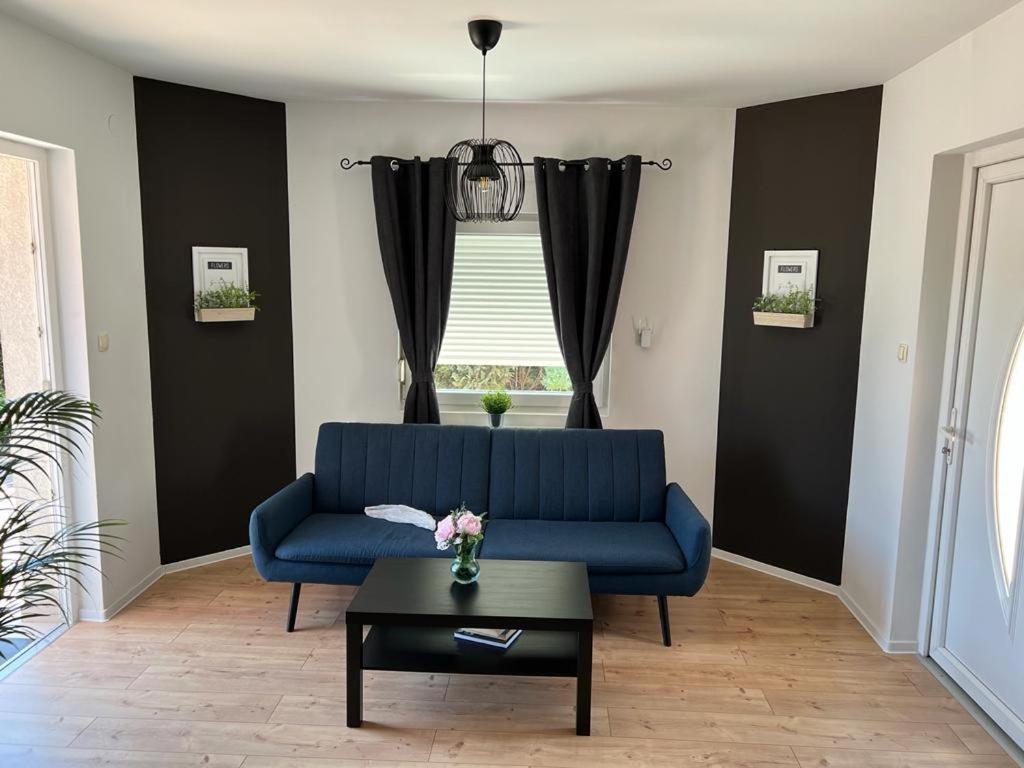 4 Stars Apartments Near Airport Велика-Горица Экстерьер фото