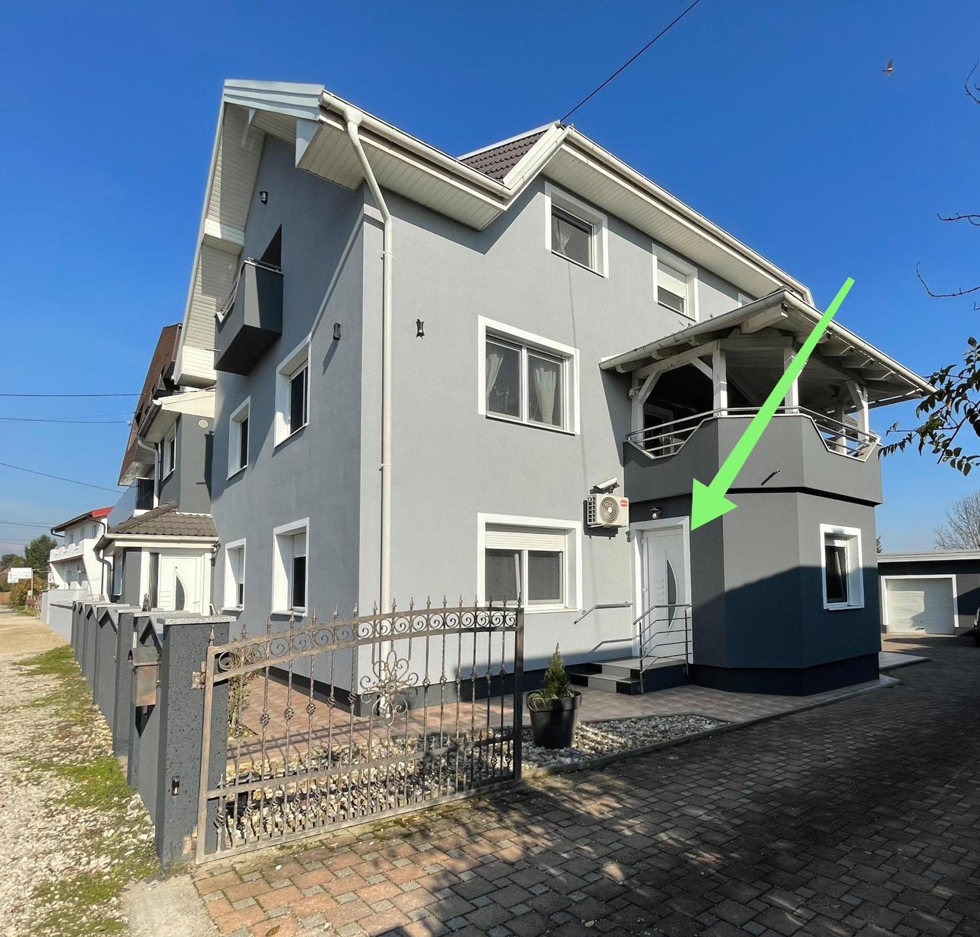 4 Stars Apartments Near Airport Велика-Горица Экстерьер фото