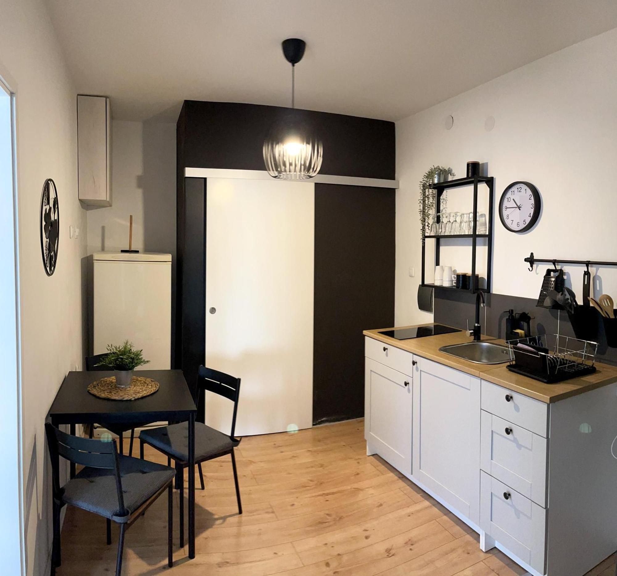 4 Stars Apartments Near Airport Велика-Горица Экстерьер фото